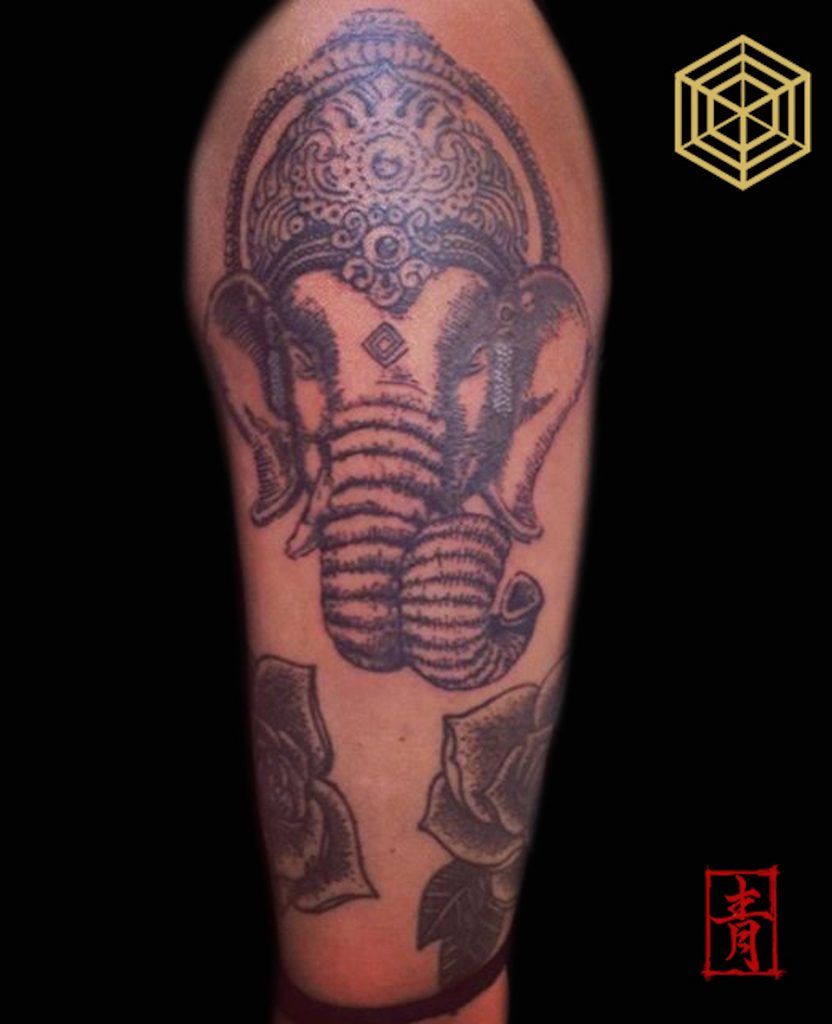 Blackwork tattoo por SEI, DNA Ink