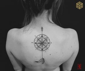Tatuaje mandala por SEI, DNA Ink