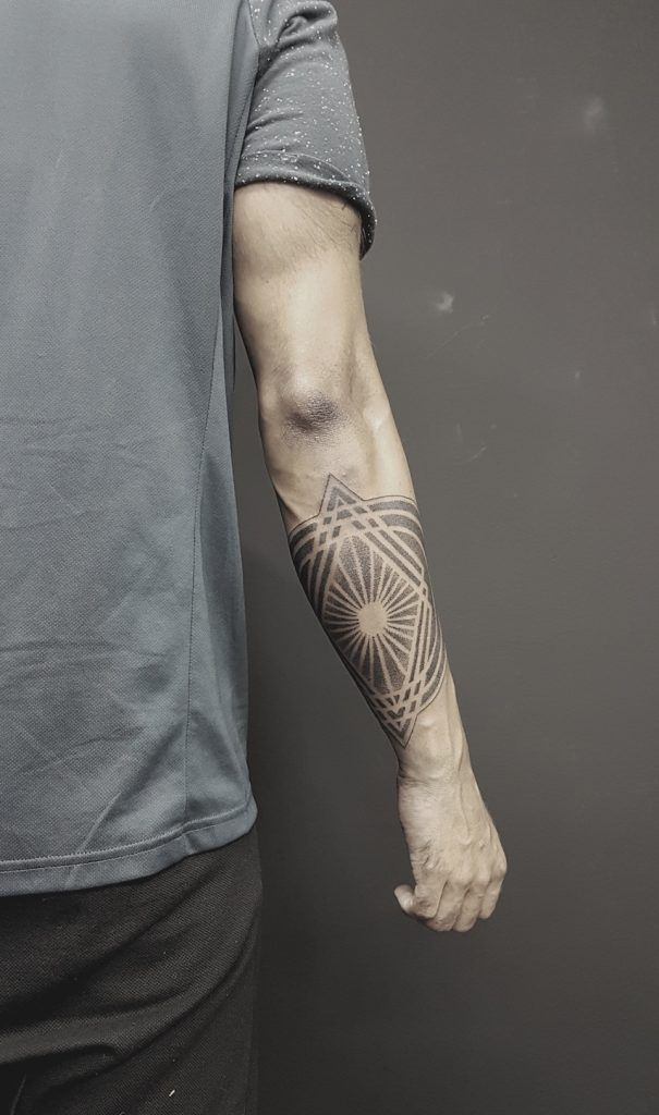 Blackwork tattoo por SEI, DNA Ink